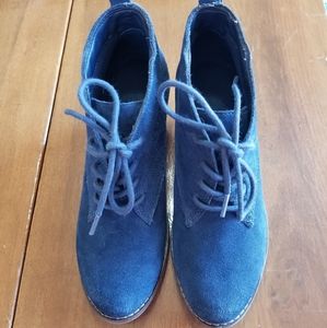 Sonoma navy blue suede booties size 7.5